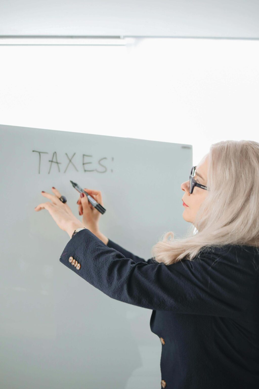 Lecturer: Accounting Rosebank College x1 lecturer