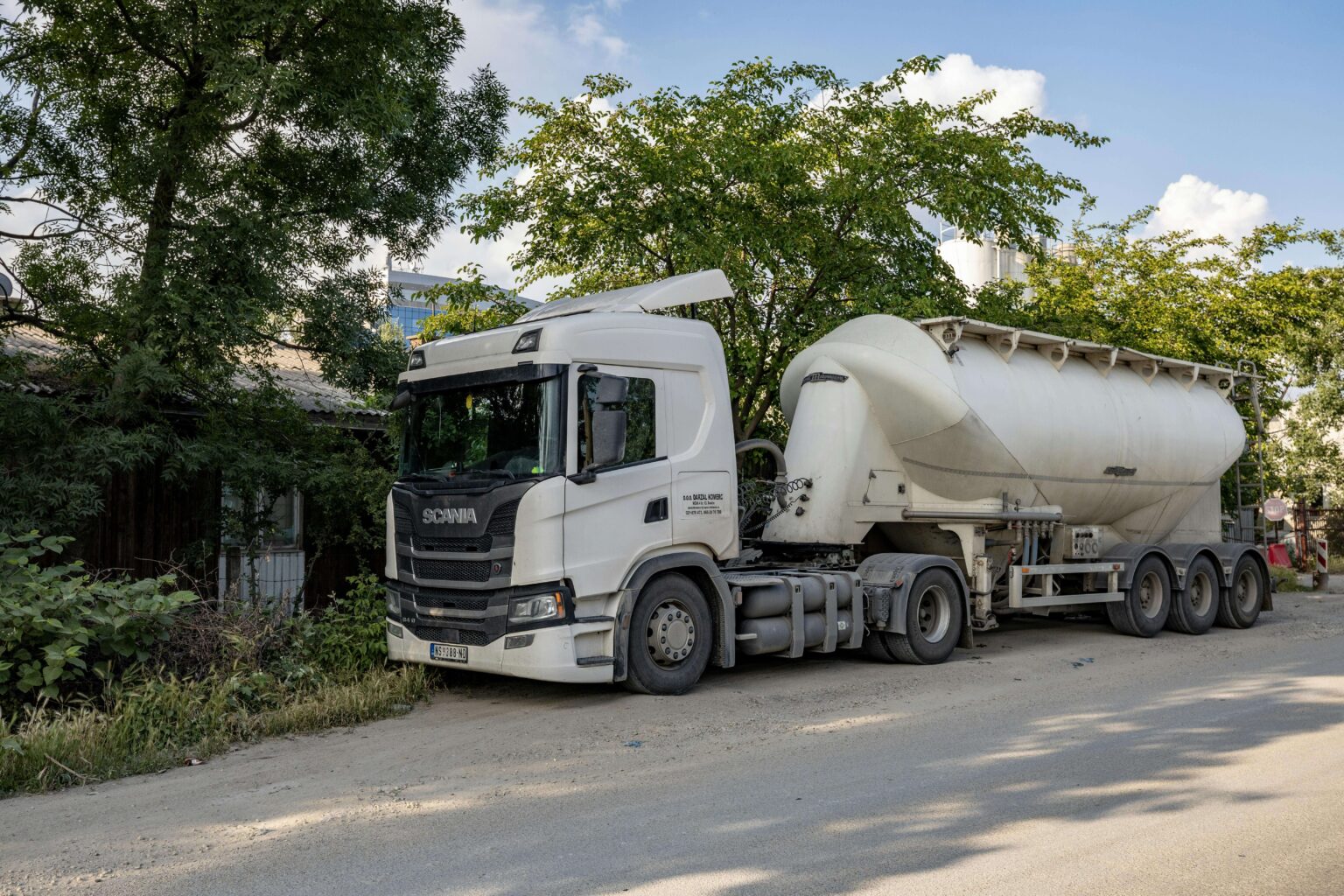 Hiring of Combination Truck (10 DAYS) Hiring of Combination Truck