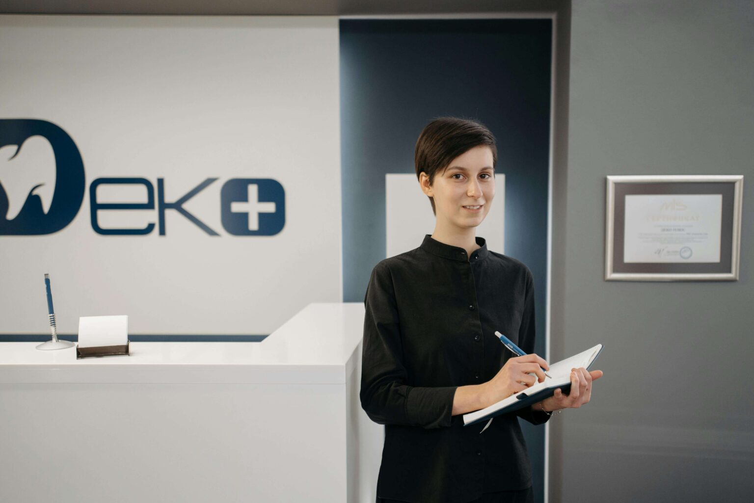 Receptionist