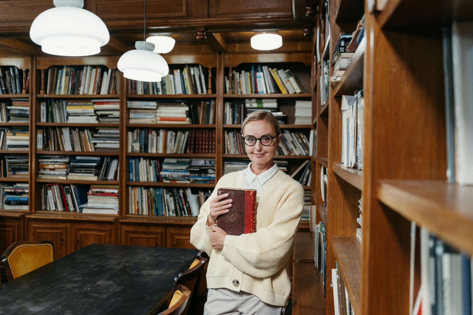 Librarian (CB2-1) Librarian