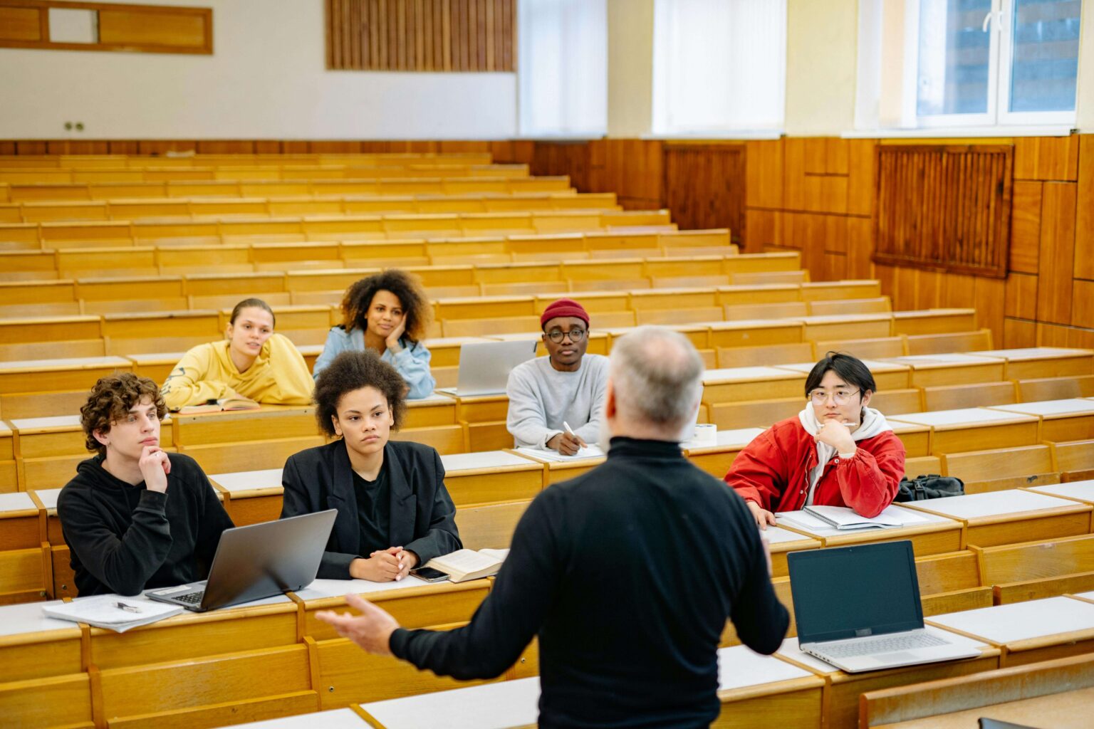 Lecturer: B.Ed Honours (History) – Rosebank College x1 Lecturer: B.Ed Honours (History)