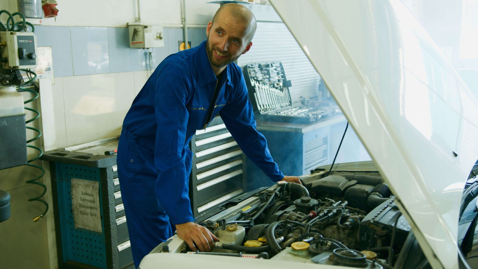 Repair Shop Assistant- WE BUY CARS x1 Repair Shop Assistant