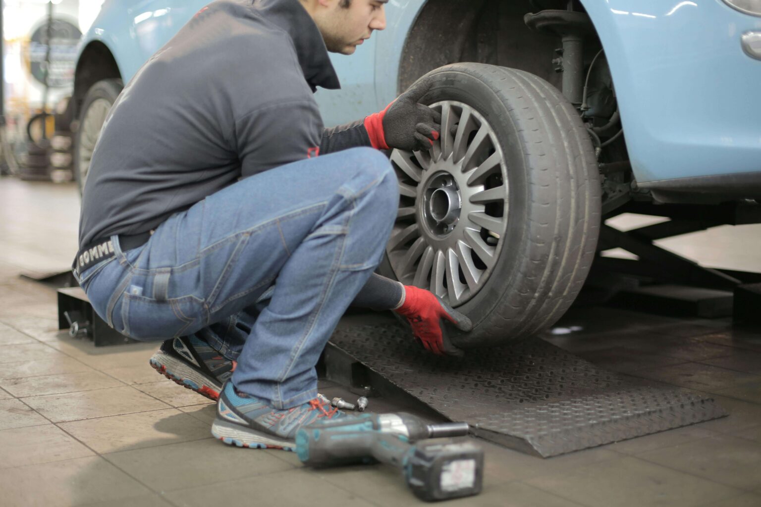 Tyre Attendant