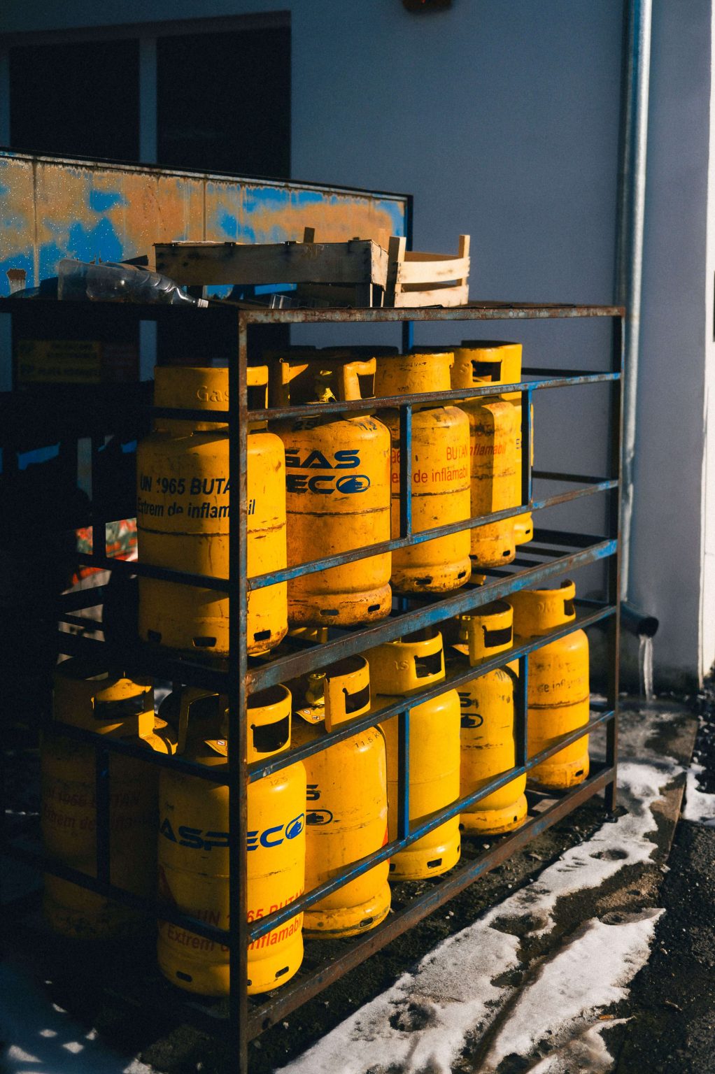 FM200 Cylinder Testing, Replacement and Refilling Services FM200 Cylinder Testing, Replacement and Refilling Services