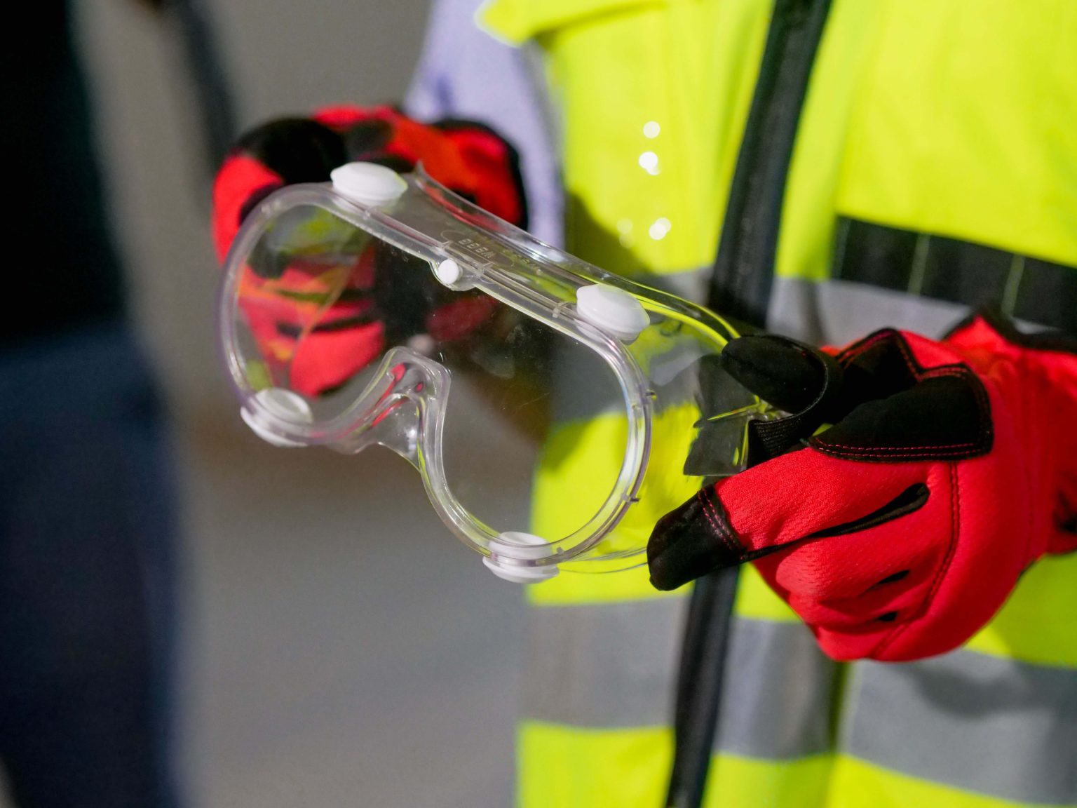 Officer Safety Health & Environ – Eskom x10 Officer Safety Health & Environ - Eskom
