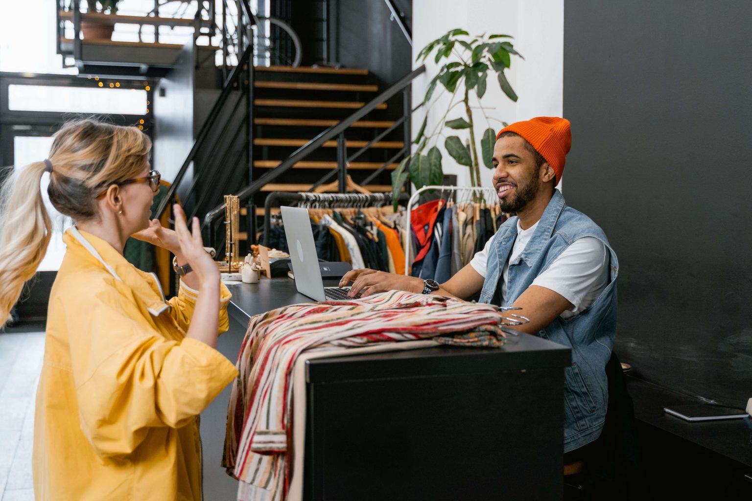 Sales Associate- Markham (Ficksburg) x1 Sales Associate
